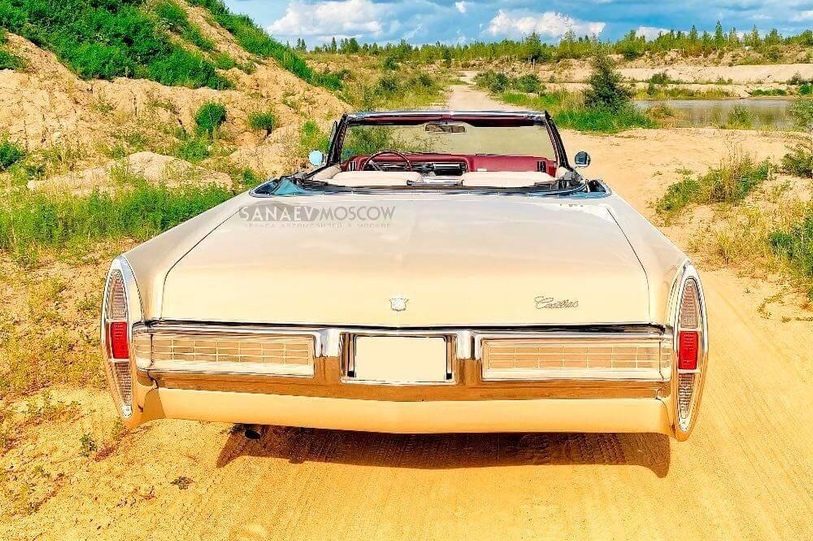 Cadillac DeVille (cream)