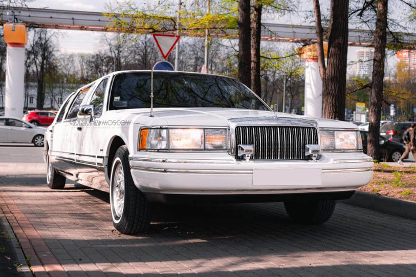 Lincoln Town Car II