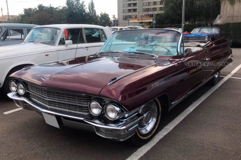 Cadillac Deville (cherry)