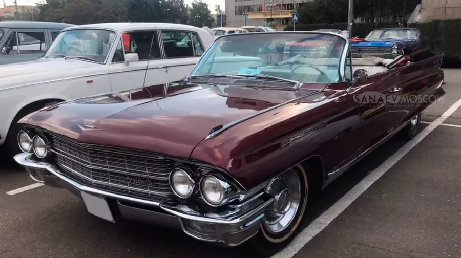 Cadillac Deville (cherry)