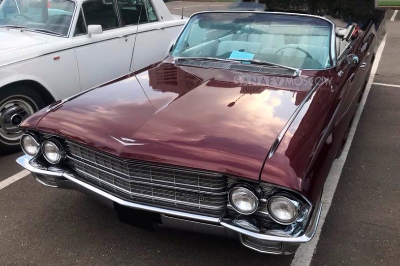 Cadillac Deville (cherry)