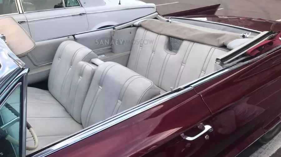Cadillac Deville (cherry)