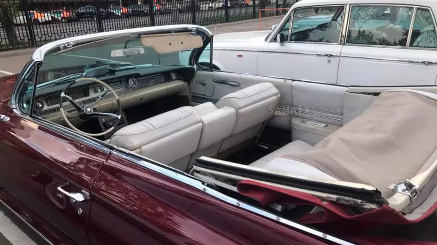 Cadillac Deville (cherry)
