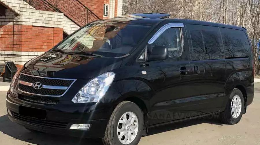 Hundai Starex (black)