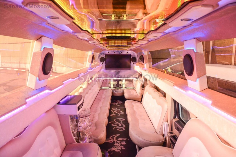 Hummer Mega (full height)