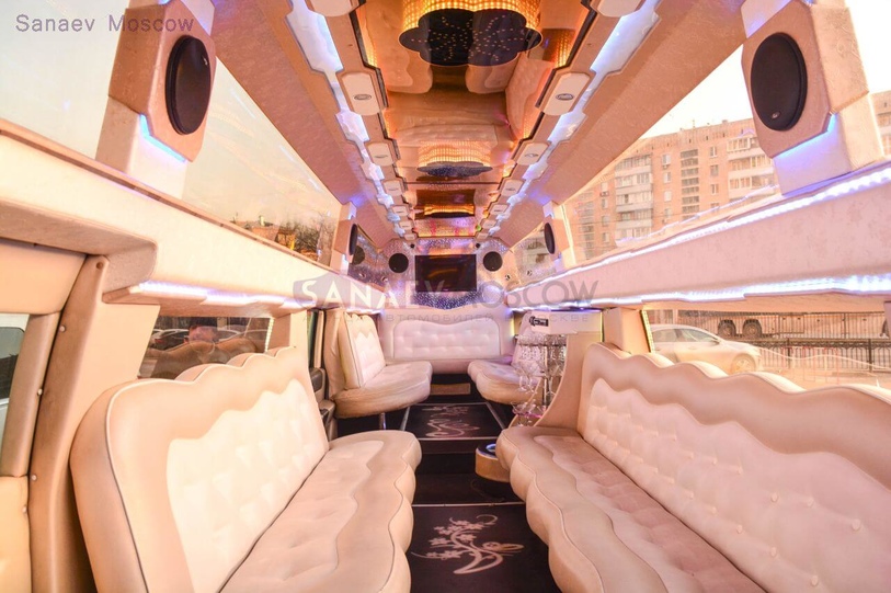 Hummer Mega (full height)