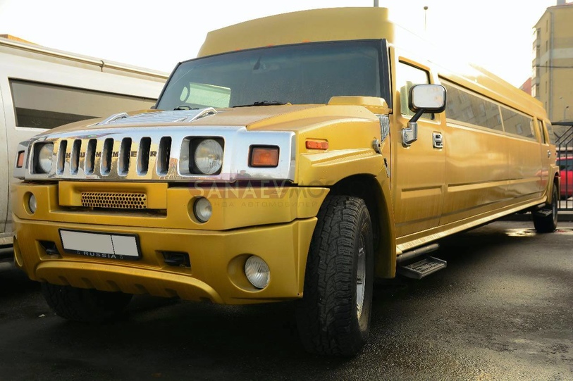 Hummer H2 (gold)