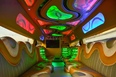 Hummer H2 (gold)