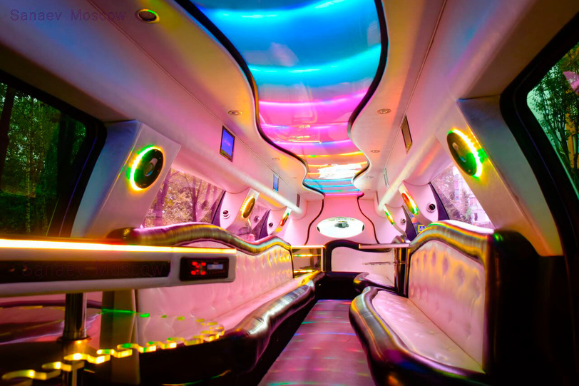 Cadillac Escalade (ч/б)