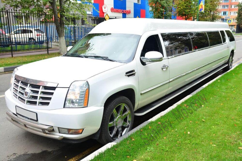 Cadillac Escalade (ч/б)