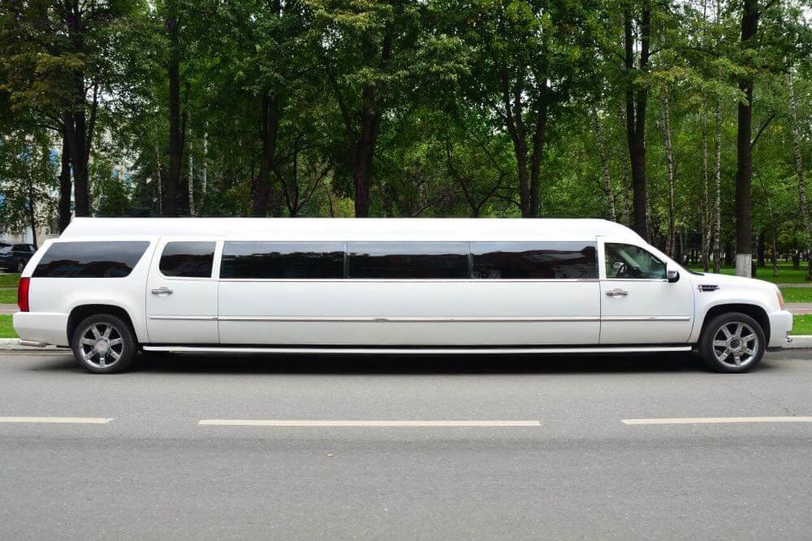 Cadillac Escalade (ч/б)