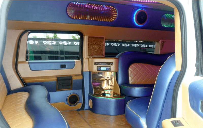 Hummer H2 - 28 seats