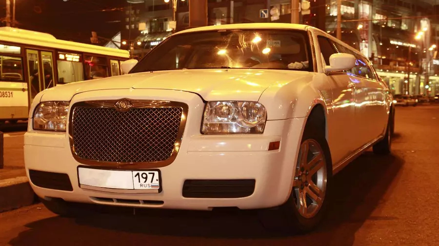 Chrysler 300с limo