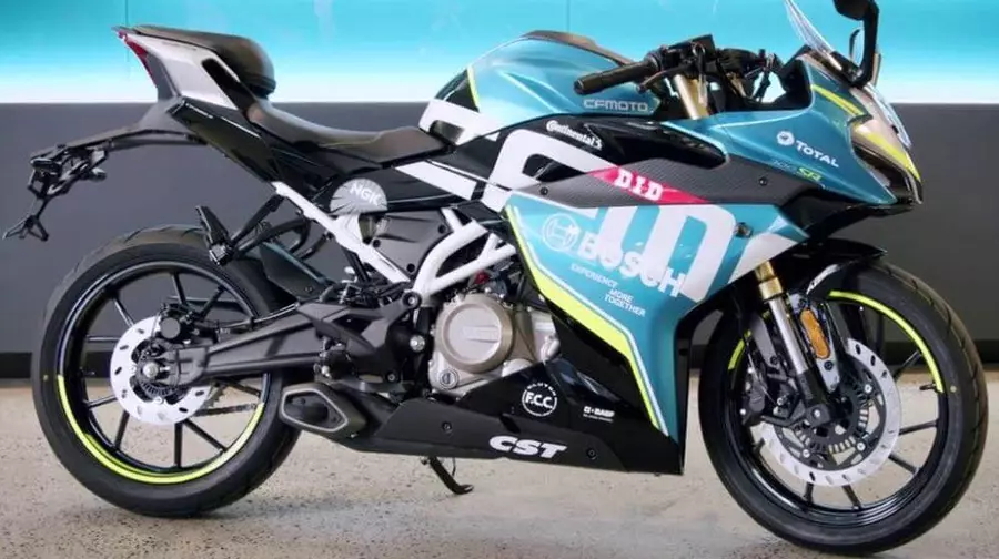 CFMOTO 300SR
