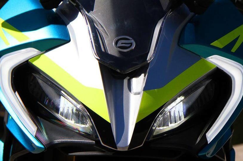CFMOTO 300SR