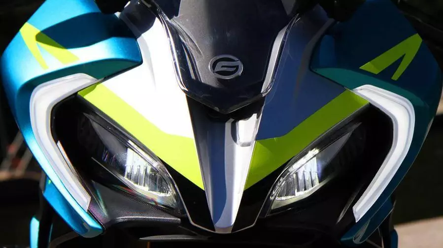 CFMOTO 300SR