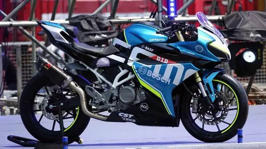 CFMOTO 300SR