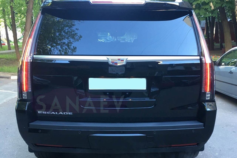 Cadillac Escalade (black)