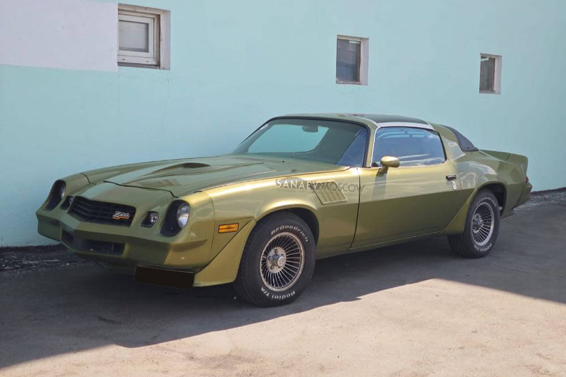 Chevrolet Camaro (green)