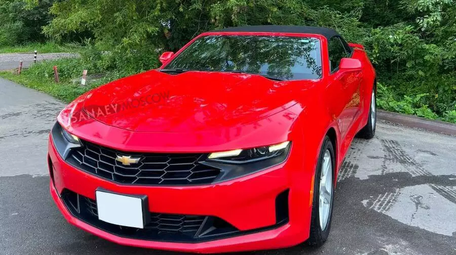 Chevrolet Camaro (red)