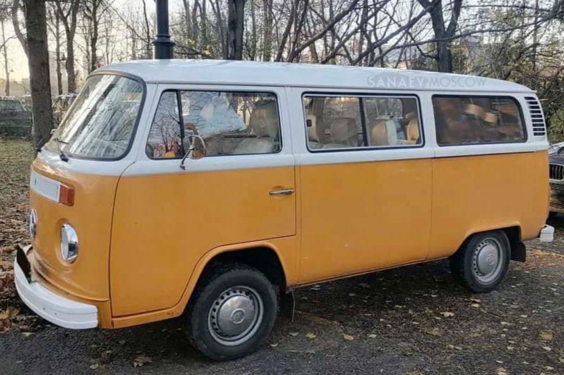 Volkswagen T2 (yellow)